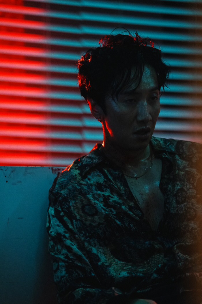 Lee Kwang-soo Draws Praise for His Menacing Performance in 'The Manipulated'