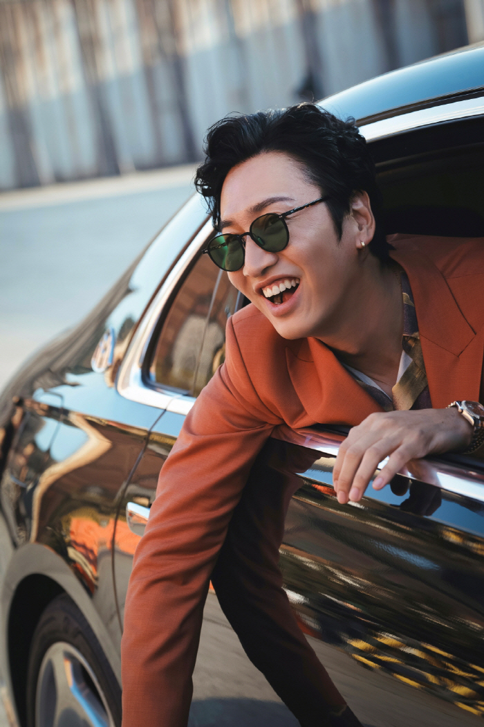 Lee Kwang-soo Draws Praise for His Menacing Performance in 'The Manipulated'