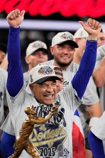 Don't just look at the results! It's not touching, right? Coach LAD Roberts Reasons for Zero Votes in Coach of the Year Award despite 2 consecutive World Series defeats