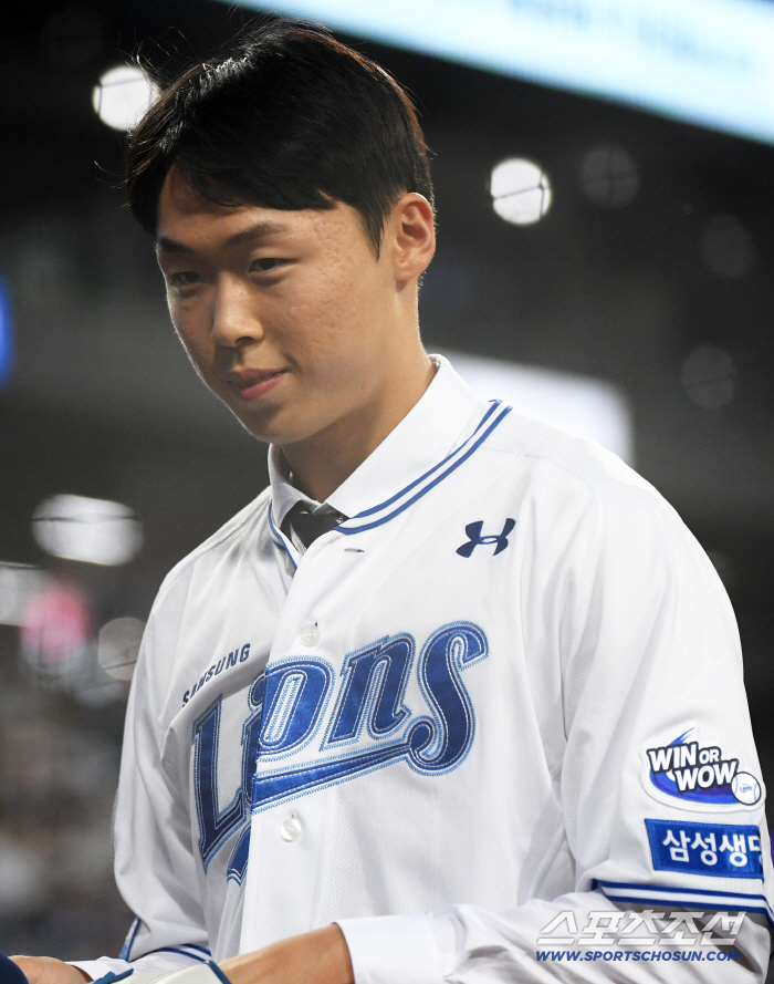 I'm going to lead the fall baseball The bold aspirations of the baby lions, the sincerity of the Samsung club that we are the future, freshmen, and families