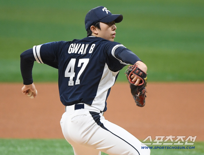 Is it really not possible for Moon Dong-ju, who has a problem even though he ties his shoes. Ryu Ji-hyun is still silent. Selection for the match against Japan will be announced tomorrow 