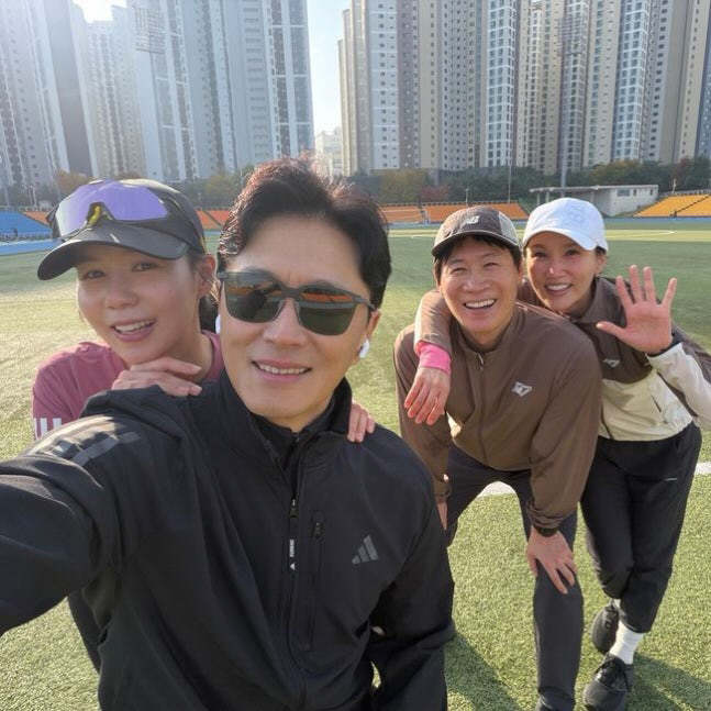 Jin Tae-hyun cured thyroid cancer → Surprise meeting with Jin Sun-kyu 'Recovering from walking and slow jogging' 