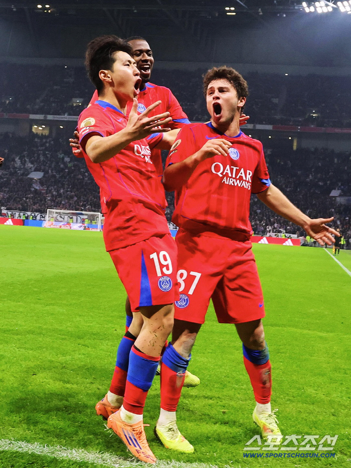 LEE, better than 3rd place in Ballon d'Or! Genius Lee Kang-in, awakened by the media's extreme PSG, overwhelmingly No. 1 in league 1 scoring involvement!