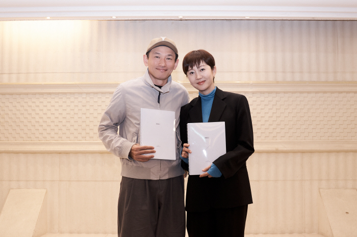 Comeback with a sudden chill cross sequel..Hwang Jung-min X Yeom Jung-ah reunited with Cross 2