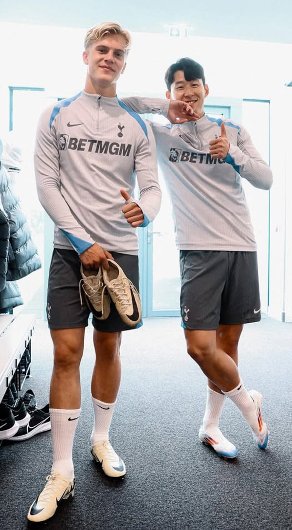 Once, Son's forever Son, Tottenham's handsome MF, is the most famous acquaintance of Sonny