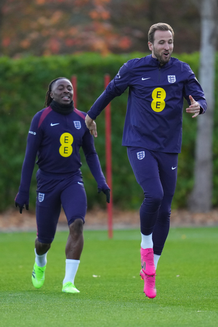 Tottenham dismisses rumors of returning to the EPL → FC Barcelona love call...£57M Harry Kane  Rashford Combination Big Picture