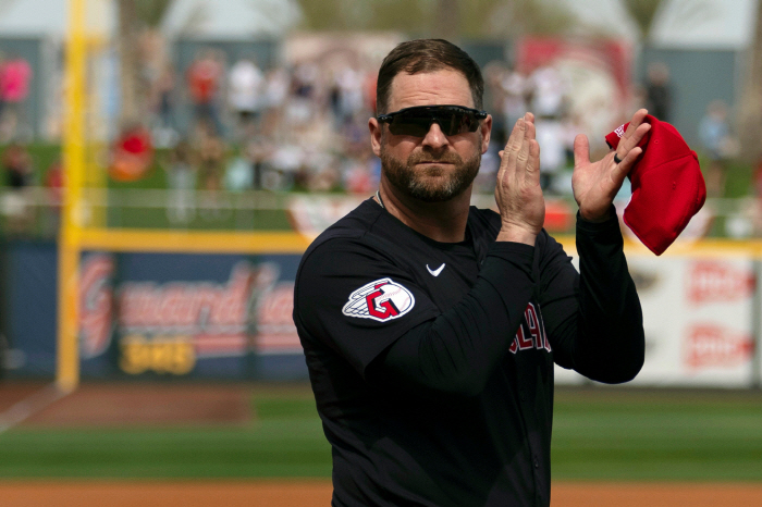 Why didn't Roberts get a single vote? The favorite won the championship