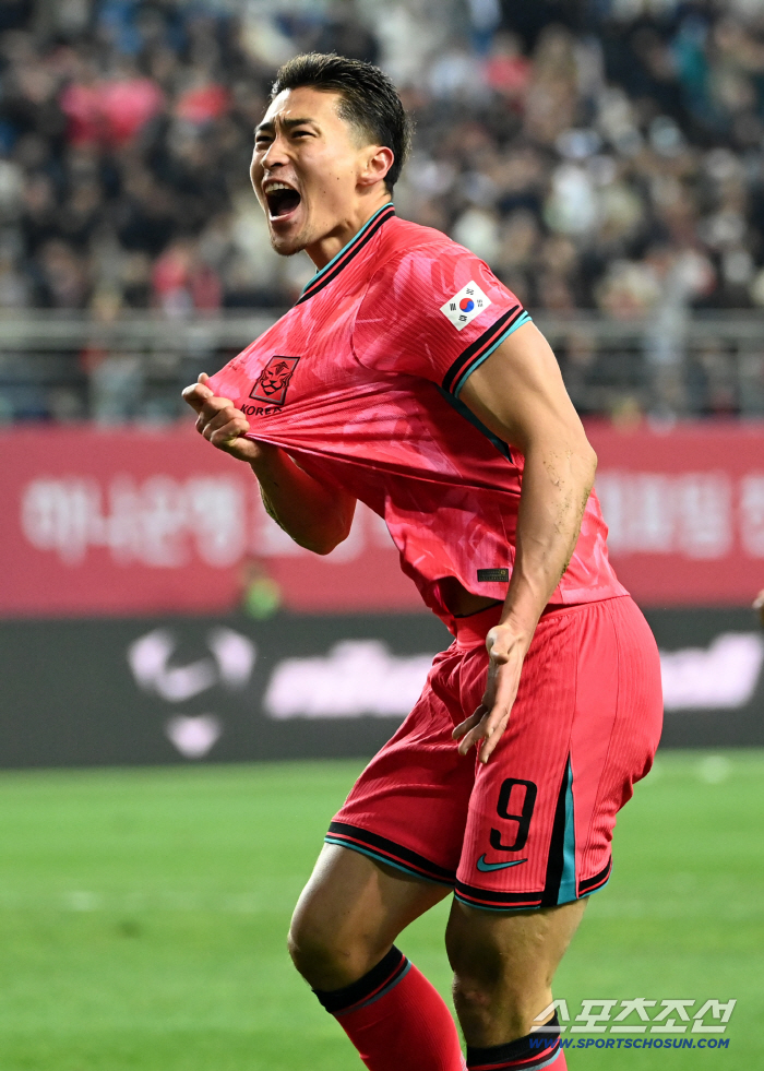  Congratulations, Kyu-sung, the teammates who rushed when Cho Kyu-sung scored a comeback goal for human victory...It's the most touching story ever