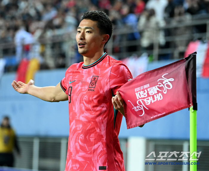  Congratulations, Kyu-sung, the teammates who rushed when Cho Kyu-sung scored a comeback goal for human victory...It's the most touching story ever
