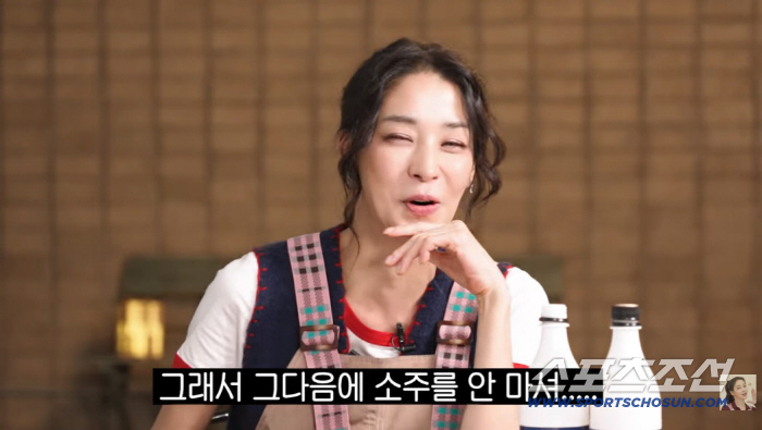 Han Go-eun Reveals Drama Dinner Culture...I fainted for 3 days after drinking 7 bottles of soju. I quit drinking soju that day
