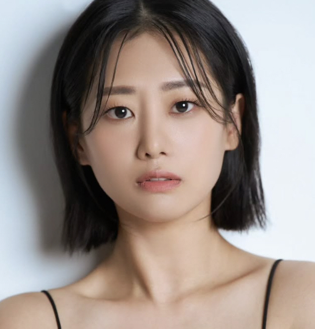 Hyun Juni, 41, gave birth to a late child who had only given birth for 12 years. No one knew