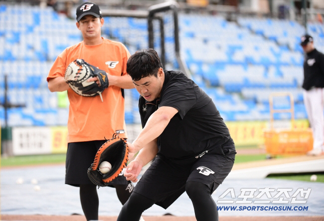 Let me come to the ballpark one more day. My senior's last wish was to play one more game, and the national team catcher was in tears 