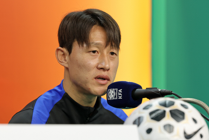 The match against Bolivia on the 14th is Century Club Lee Jae-sung's Day...I'll dedicate myself to the team rather than to the glory of the individual