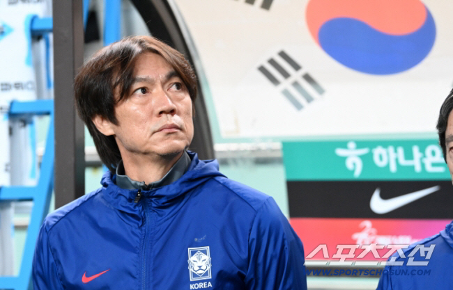 Hong Myung-bo, who returned to the bench four-back of 2nd-line Cho Kyu-sung, where Son Heung-min's spearhead is strong, announces the selection against Bolivia