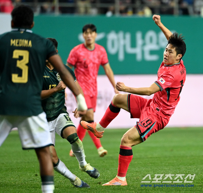  Lee Kang-in shoots left foot of the mind