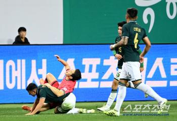  Lee Kang-in suffering from Bolivia tackle