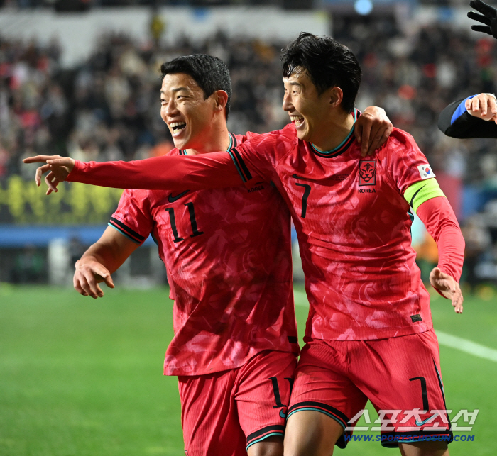  Son Heungmin, Hwang Heechan, and Lee Jae Sung, come over here