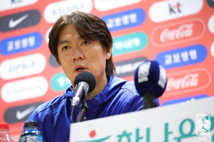 Sergeant Hong Myung Bo Ho!  Two first World Cup ports in history, we're almost thereNo. 23 Ecuador, Canada, and 00 Mo Boliviana are banned from shock defeat