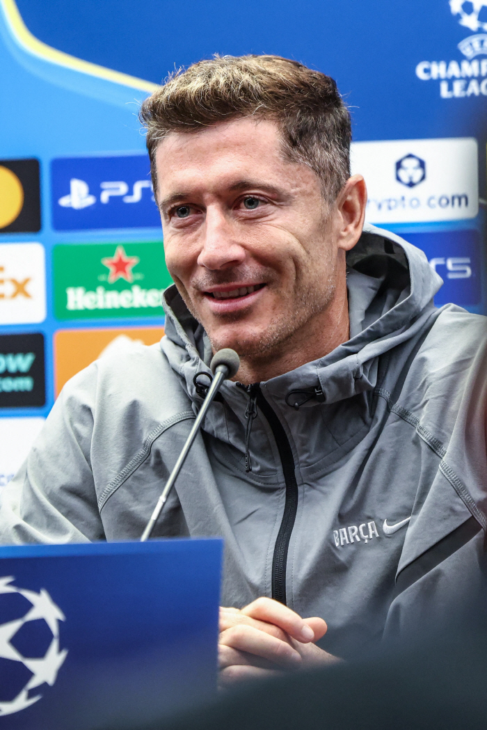 Son Heung-min couldn't be more excited than Son Heung-min, the birth of the greatest partner of all time? LAFC is interested in recruiting Lewandowski, the strongest player in the 21st century