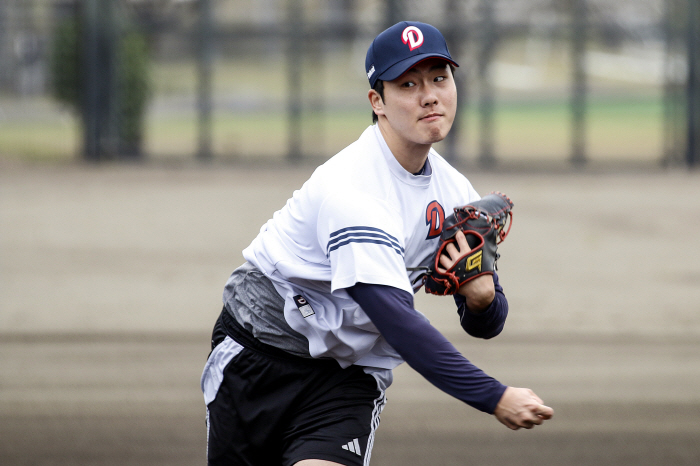 There was also a 150km two-seam feature, the main character of the mega trade with Lotte! → The eyes of Kim Won-hyung, a scary pitcher when he caught control of the ball, glistened.
