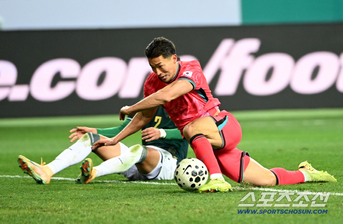 Cho Kyu-sung's emotional return goal! A kiss on the cheek on Lee Kang-in's face while looking at Son Heung-min
