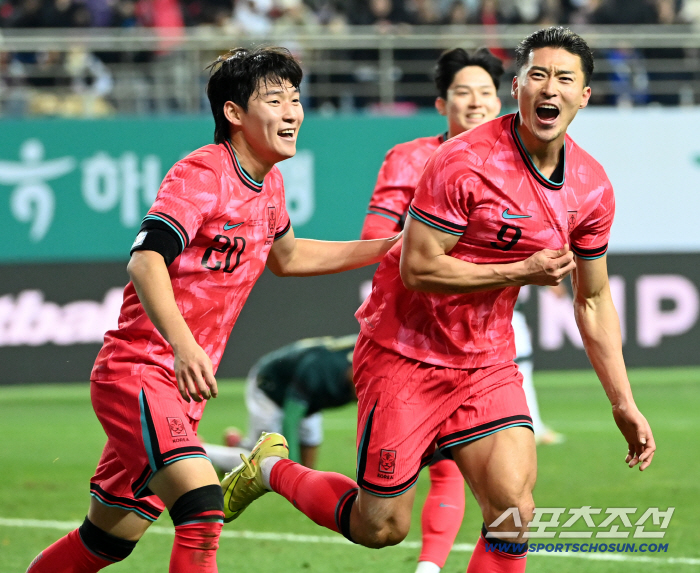 Cho Kyu-sung's emotional return goal! A kiss on the cheek on Lee Kang-in's face while looking at Son Heung-min