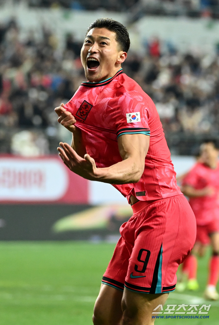 Cho Kyu-sung's emotional return goal! A kiss on the cheek on Lee Kang-in's face while looking at Son Heung-min