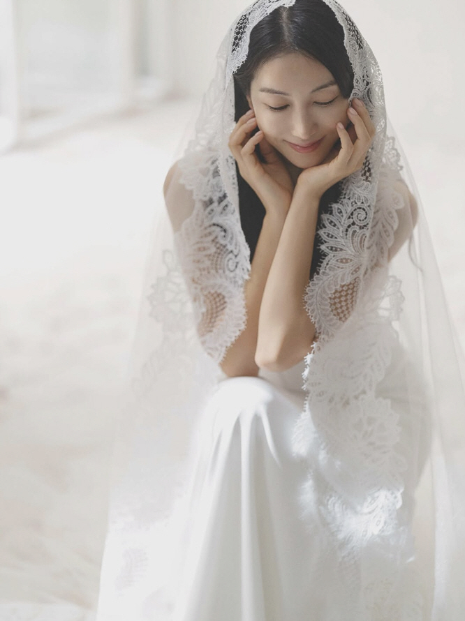 Kim Ok-vin Expresses Gratitude to Fans One Day Before Her Wedding