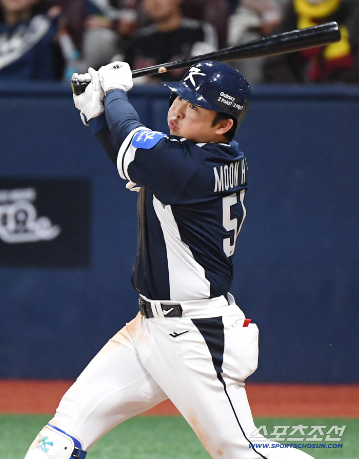 Moon Hyun-bin's first hit at Tokyo Dome was unfairly taken away by the misjudgment that Korea can but MLB can't