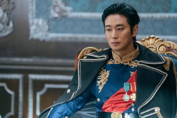  A Nazi medal in Jujihun's uniform..Empress Mary's manufacturer proceeds with the replacement of the image of misappropriation