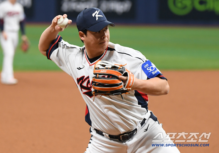 There are all good hitters. The center of the Songseongmunno City's Environmental Bogyeong. The left and right zigzag lineup is complete.