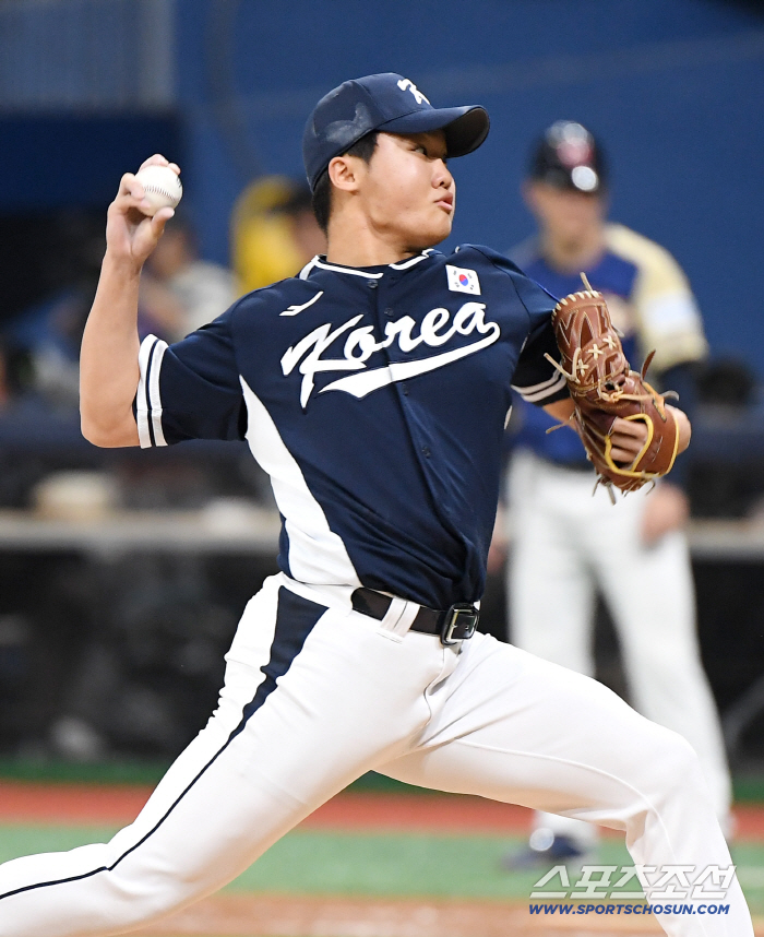 There was a reason why Ryu Ji-hyun hid it. High school graduate rookie Jung Woo-joo will start the 2nd round at Tokyo Dome