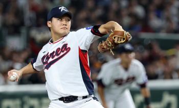 The 154km fastball worked. Jung Woo-ju, 3 innings of no hit. The second and third bases with one out are also scoreless. the birth of a monster rookie