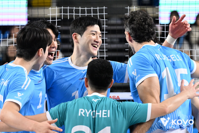 Apologizing, 5 consecutive wins 1st place, Jung Ji-seok is crazy...Korean Air Overcomes Hyundai Capital