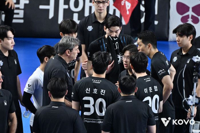 Apologizing, 5 consecutive wins 1st place, Jung Ji-seok is crazy...Korean Air Overcomes Hyundai Capital