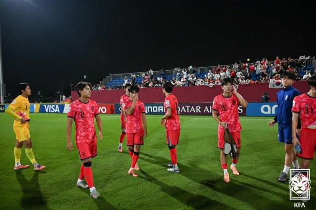 Baek Ki-tae's dream of the round of 16 was defeated by England in the round of 32 at the U17 World Cup