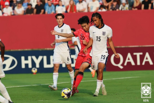 Baek Ki-tae's dream of the round of 16 was defeated by England in the round of 32 at the U17 World Cup
