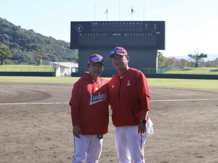 The first brother in KBO history to say goodbye to blue blood and tears in 24 years