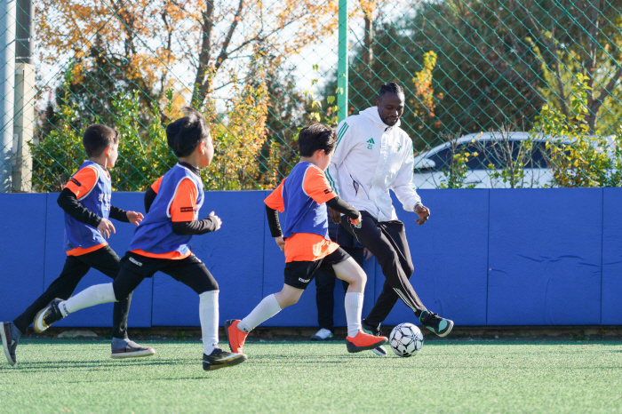 Gamboatumashi, Jeonbuk, Turned into a Daily Soccer Instructor, A Meaningful Time with Multicultural Children