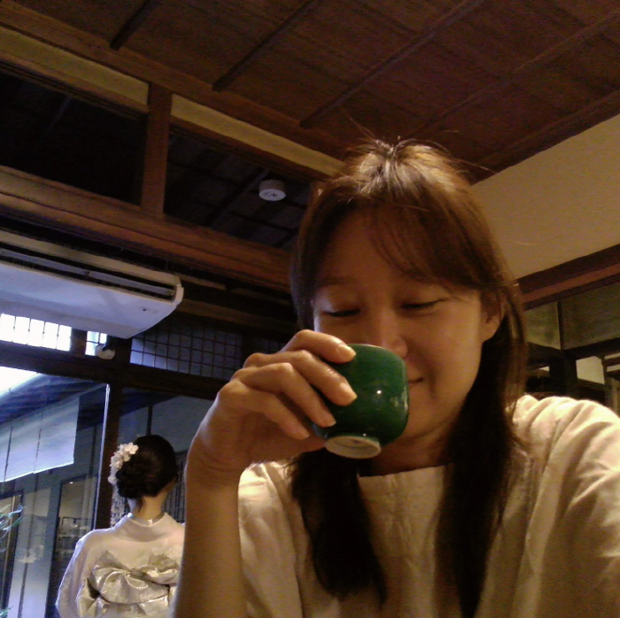 Gong Hyo-jin quelling pregnancy rumors with a picture..Visual while I can't believe my age