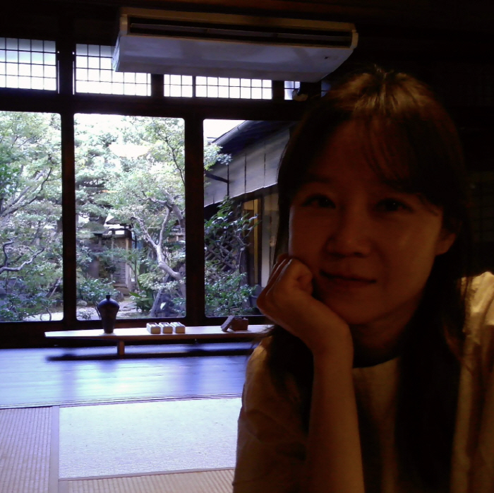 Gong Hyo-jin quelling pregnancy rumors with a picture..Visual while I can't believe my age