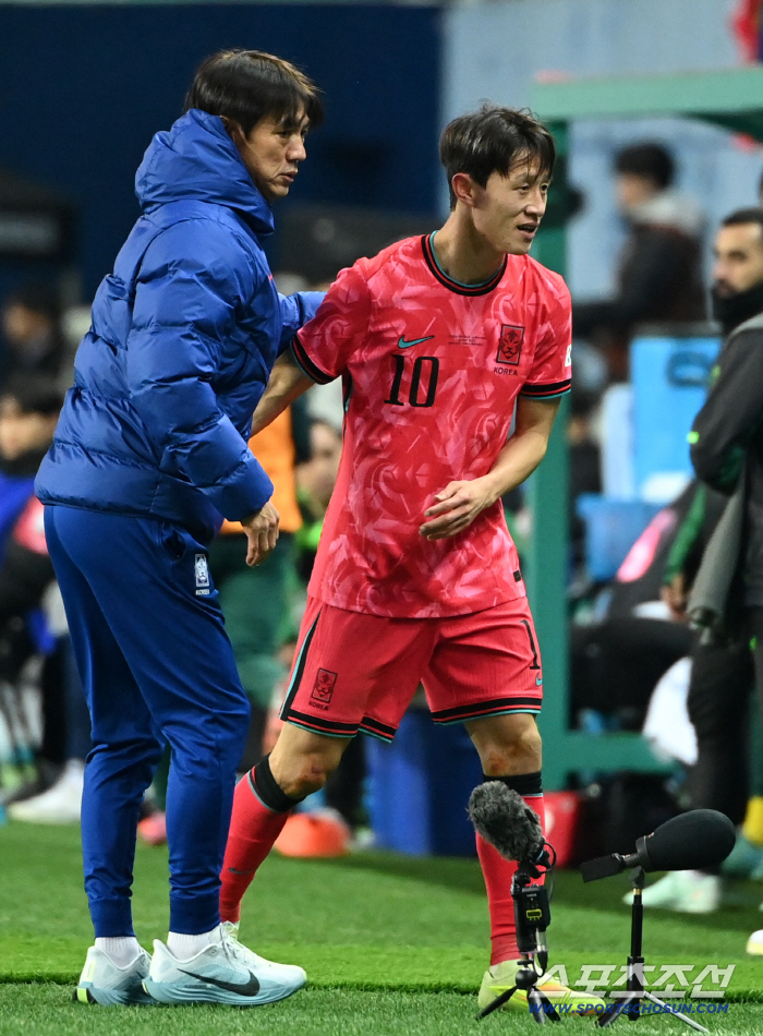 Hong Myung-bo, Korea's first sergeant, did 99% of itIf the first two ports in World Cup history are virtually confirmed, avoiding a disaster against Ghana