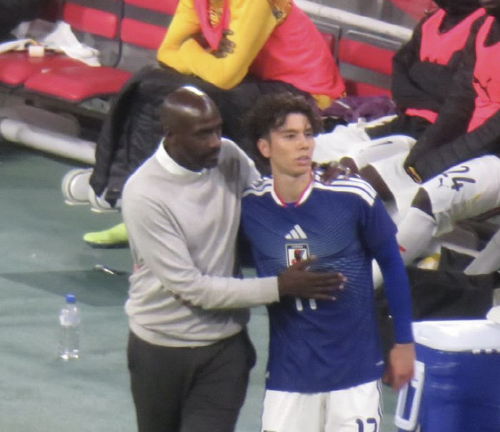 I'm so into Samurai Blue, but the coach apologized for the collision that smashed his ankle. Thank you