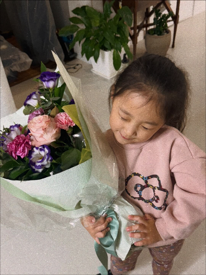 KCM is considering the license of a father hairdresser who proudly shows his first revealing hair to his 13-year-old daughter