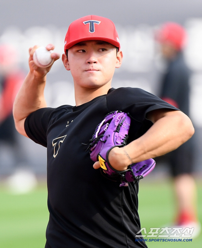 Leaving the 1,000 innings shortstop for the sixth consecutive year...KIM DO YOUNG? Quarter? What happens to KIA Plan B