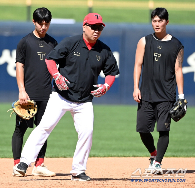 Leaving the 1,000 innings shortstop for the sixth consecutive year...KIM DO YOUNG? Quarter? What happens to KIA Plan B