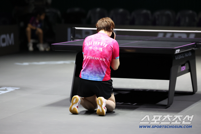 Lee Eun-hye of Paris Tuhon became the first champion of the professional table tennis final 女 singles!