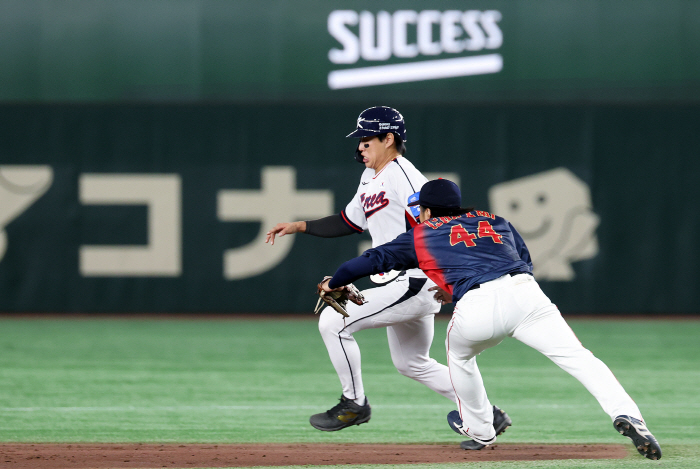 Miracle of the 22-year-old national team. Ahn Hyun-min solo shot Kim Joo-won tied with a solo shot after two outs in the ninth inning, 77 draws. He shot hope