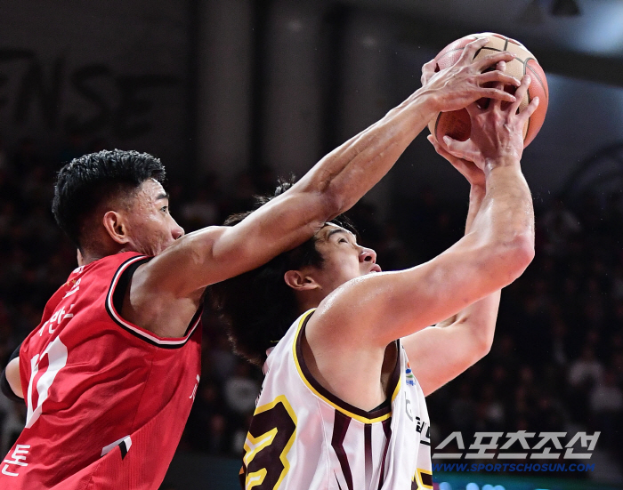 Crazy 3rd quarter! Kaltamayo → Asem Maray scored 48 points...Changwon LG is crazy, grabbing Jeonggwanjang 7870 and winning four consecutive games leading the way