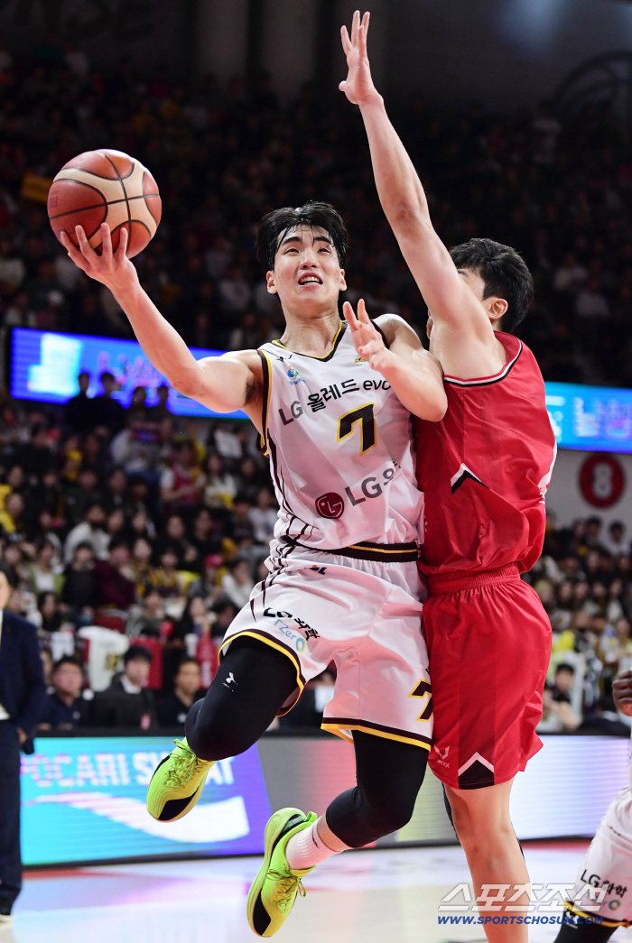 Crazy 3rd quarter! Kaltamayo → Asem Maray scored 48 points...Changwon LG is crazy, grabbing Jeonggwanjang 7870 and winning four consecutive games leading the way